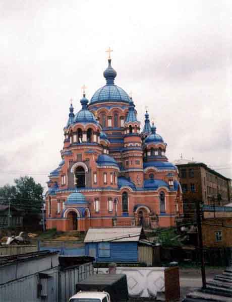 Церковь в Иркутске на площади декабристов