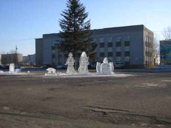 Ледяные скульптуры в центре Поронайска